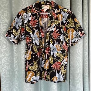 Aloha shirt with guitars